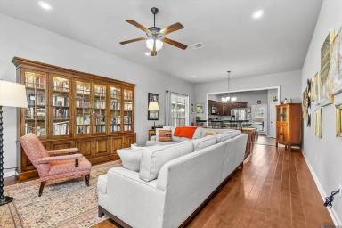 Main picture of 8624 Arabella Ave