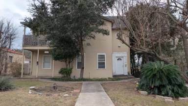 Main picture of 404 Club Dr