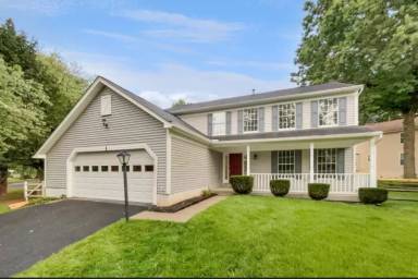 Main picture of 4 Pembrooke View Ct