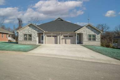 Main picture of 599 Pineview Ln