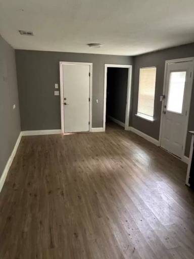 Main picture of 1126 Park Cir