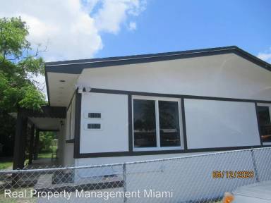 Main picture of 11530 NE 12th Ave