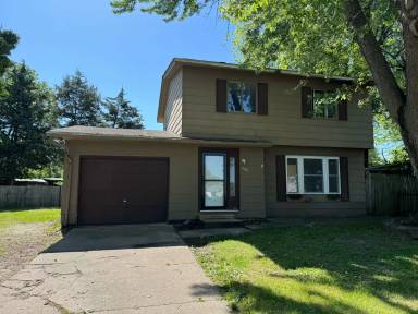 Main picture of 500 32nd Ave W