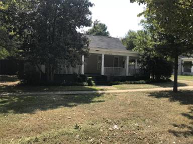 Main picture of 614 W Solomon St
