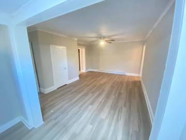 Main picture of 704 W 8th St