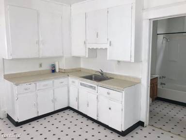 Main picture of 8 Schreck Ave