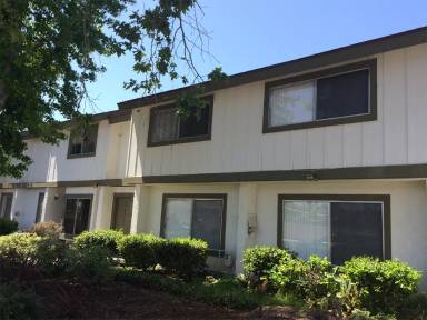 Main picture of 255 Fredricks Ave