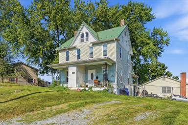 Main picture of 815 N Maple Ave