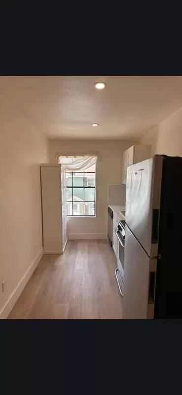 Main picture of 410 Randall St