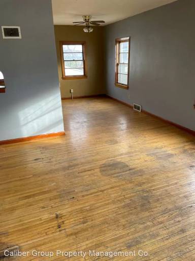 Main picture of 719 W 11th St