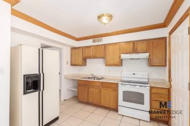 Main picture of 2444 E Francisco Dr