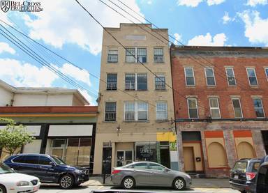 Main picture of 238 Walnut St