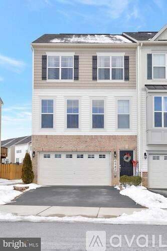 Main picture of 6542 Newton Dr