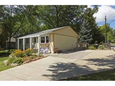 Main picture of Ridgewood Road