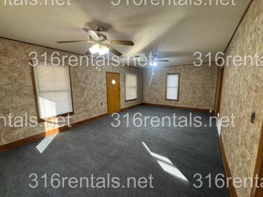 Main picture of 521 W 5th St