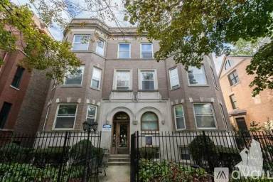 Main picture of 3047 W Logan Blvd