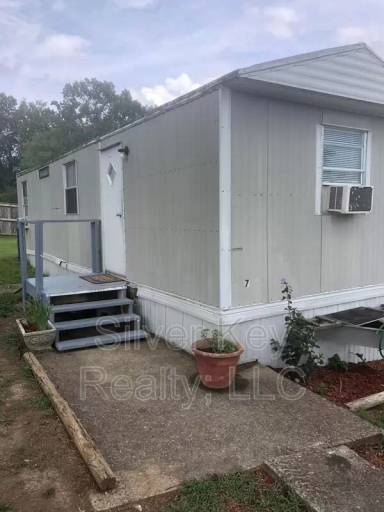 Main picture of 3000 Highway 11 S