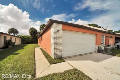 Main picture of 305 Sun Dial Ct