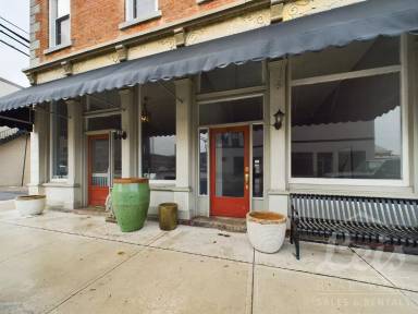 Main picture of 101 N High St