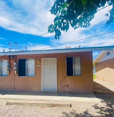 Main picture of 904 Foster Rd