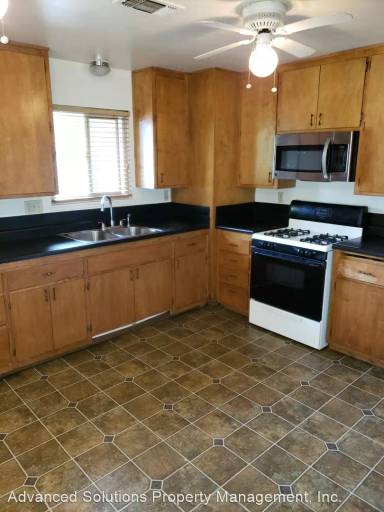 Main picture of 1607 Willis St