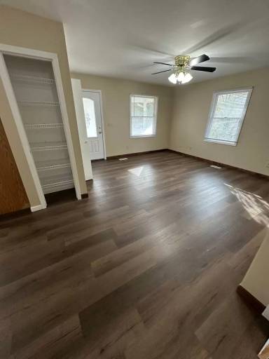 Main picture of 116 E 6th St