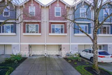 Main picture of 8717 NE 17th St