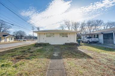 Main picture of 3700 Dorris St