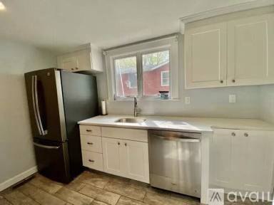 Main picture of 127 Lakehurst Ave