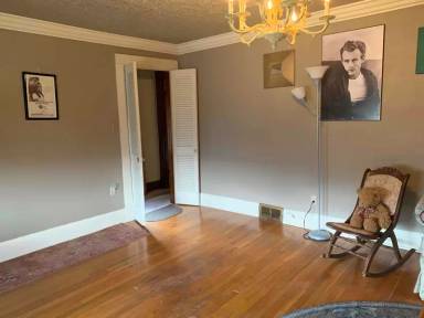 Main picture of 925 W Bennett St