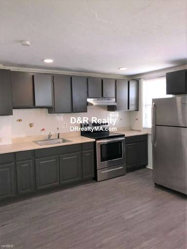 Main picture of 151 Meridian St