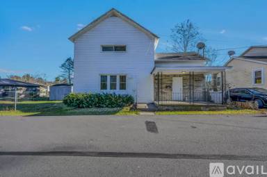 Main picture of 1024 Walnut St