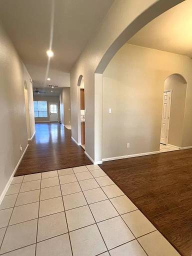 Main picture of 7031 Windy Run Ct