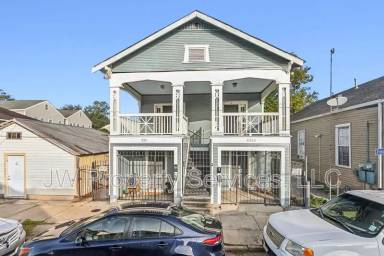 Main picture of 3323 Loyola Ave