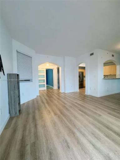 Main picture of 8886 W Flagler St