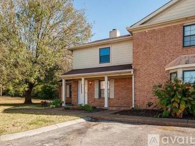 Main picture of 121 Ellington Pl