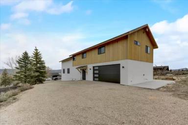 Main picture of 6381 Highland Dr