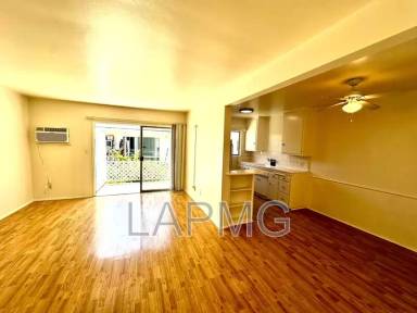 Main picture of 5748 Hazeltine Ave