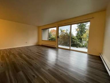 Main picture of 3119 W Commodore Way