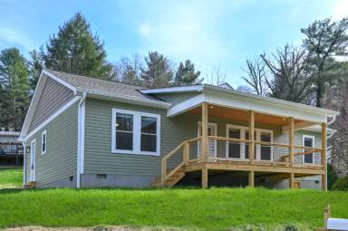 Main picture of 17 Sycamore St