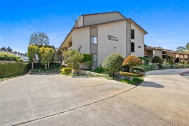 Main picture of Wilshire Westmont Condominiums