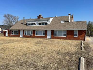 Main picture of 4647 N Brady St
