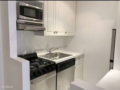 Main picture of 1588 York Ave