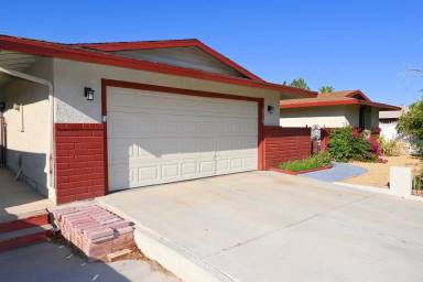 Main picture of 6216 Bullion Blvd
