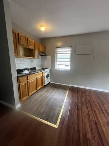 Main picture of 47 Lenox Ave