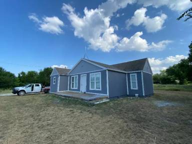 Main picture of 2590 Kansas Rd