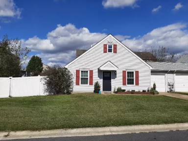 Main picture of 438 Rudder Ln