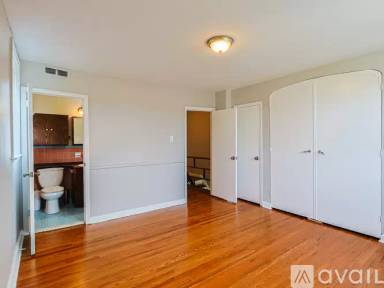 Main picture of 960 Tyson Ave