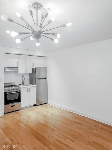 Main picture of 2 E 30th St