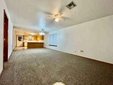 Main picture of 919 E Delaware Ave